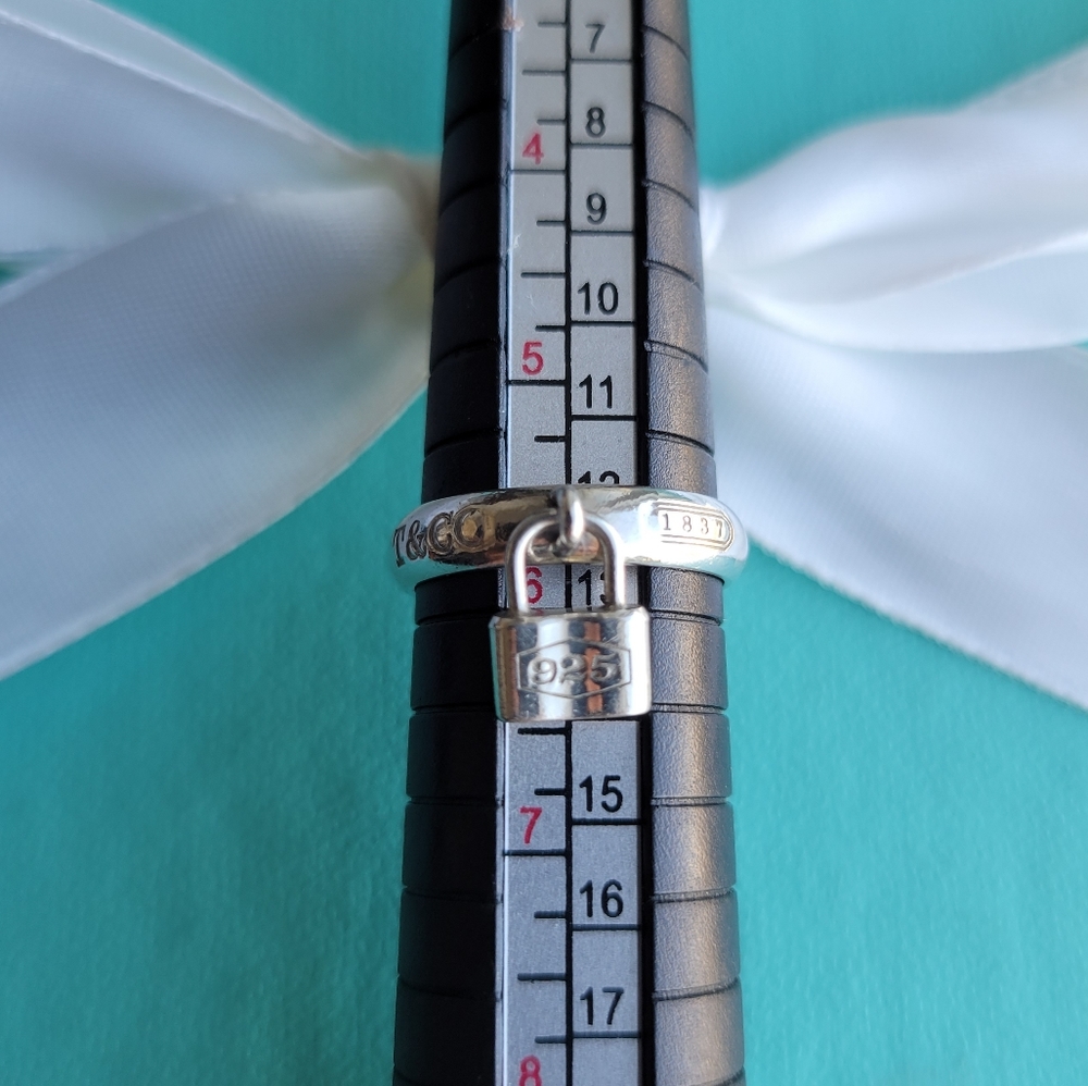 1837 dangle padlock band ring - Picture 9 of 9